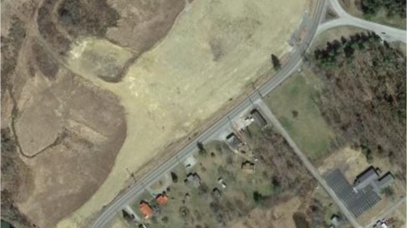 3004 Flat Top Rd, Ghent, WV 25843