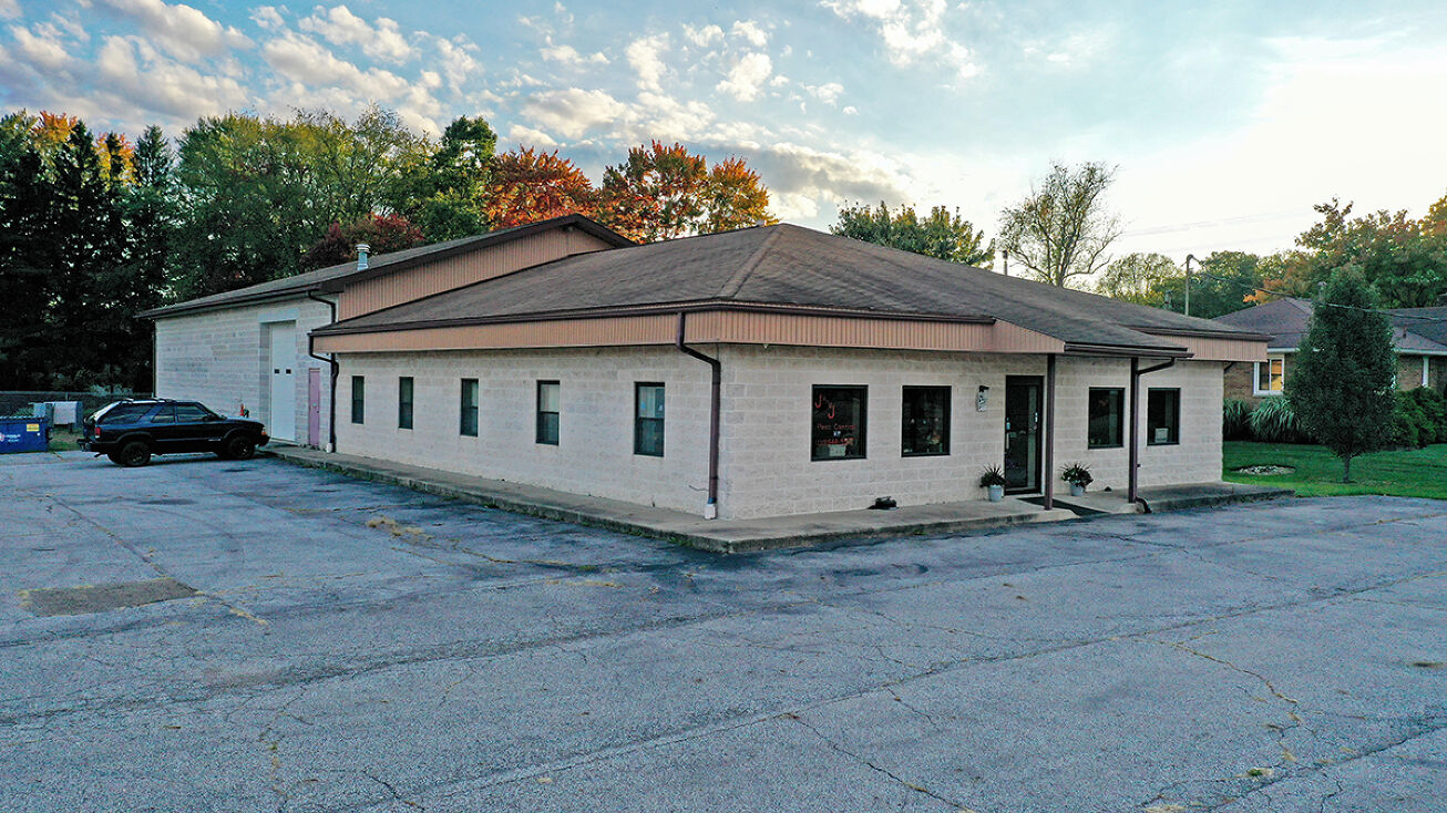 1256 Krumroy Rd, Akron, OH 44306