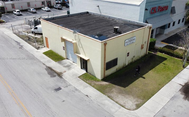 Pictures of Industrial property located at 504 W Mowry Dr, Homestead, FL 33030 for sales - image #1