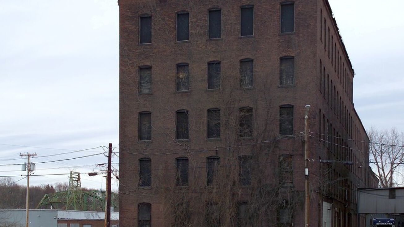 130 Middle Water St, Holyoke, MA 01040