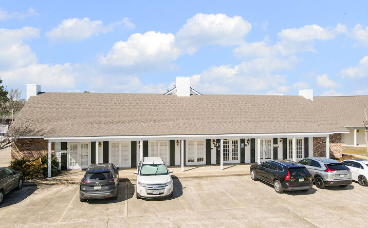 Pictures of Office property located at 606 Colonial Dr, Baton Rouge, LA 70806 for sales - image #1