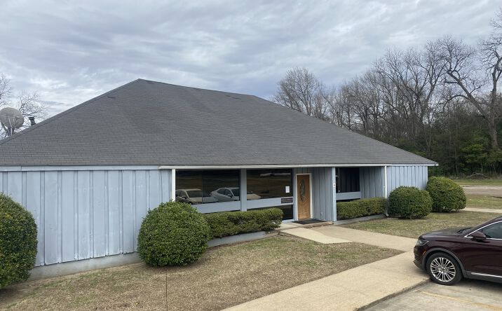Pictures of Office property located at 1417 Trailwood Dr, Greenville, MS 38701 for sales - image #1