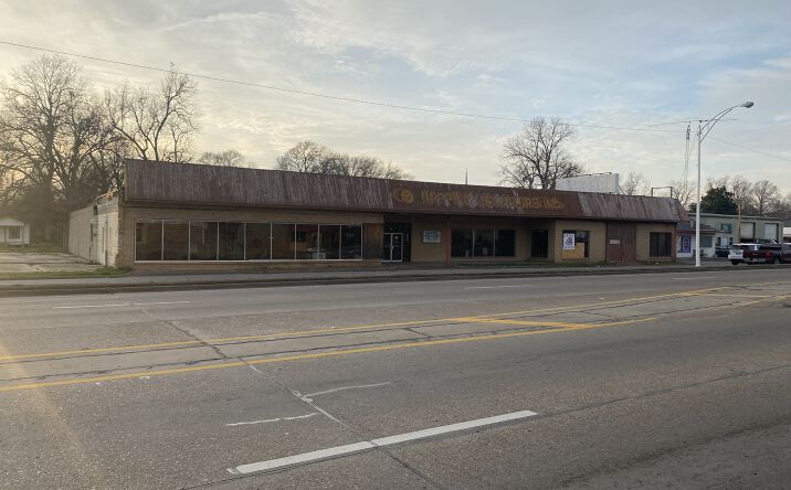 Pictures of Retail property located at 327 MS-1, Greenville, MS 38701 for sales - image #1