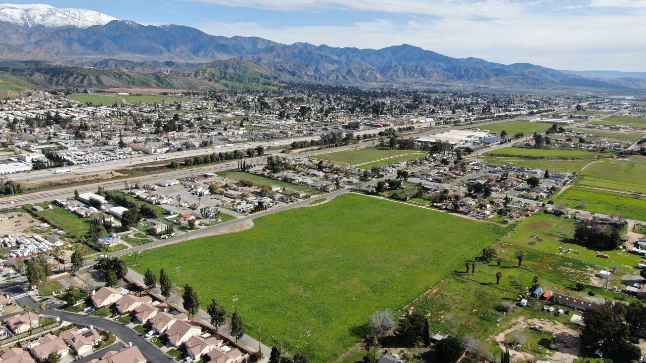 W Lincoln St, Banning, CA 92220