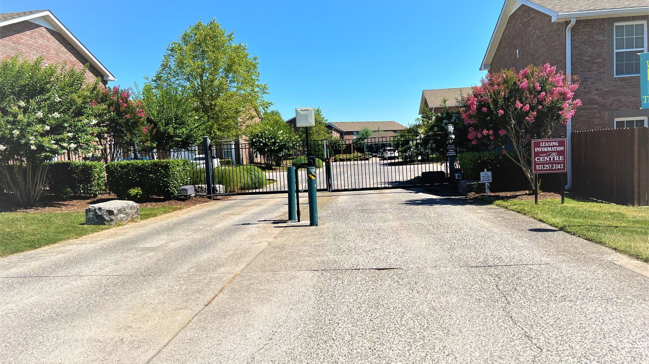 925 Tiny Town Rd, Clarksville, TN 37042