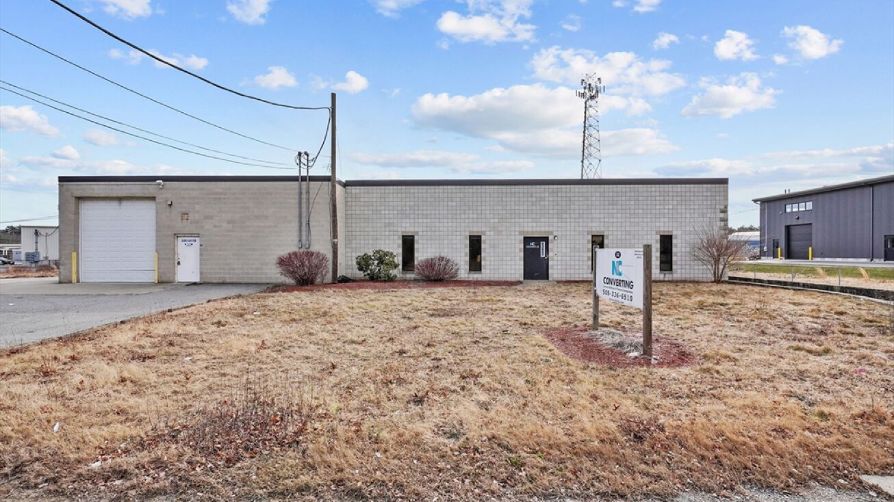 32 Hollister Rd, Seekonk, MA 02771