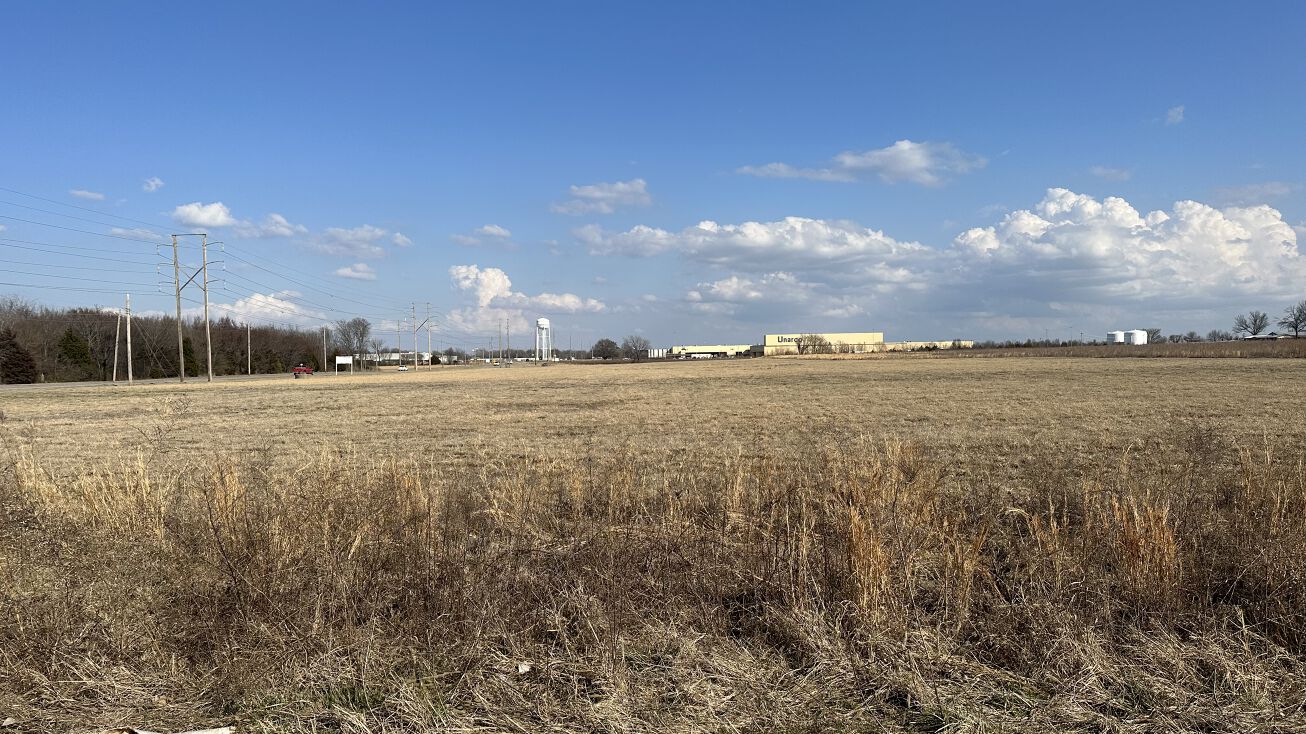 100 SE 15th St, Wagoner, OK 74467