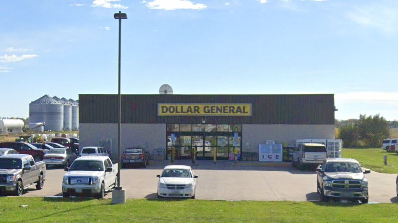 937 3rd St SE, Mayville, ND 58257