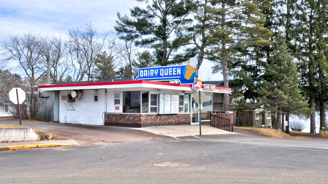 6896 S Lake Ave, Lake Nebagamon, WI 54849