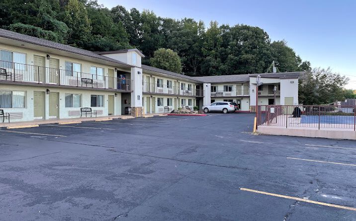 Pictures of Hospitality property located at 1025 Hwy 65b, Clinton, AR 72031 for sales - image #1