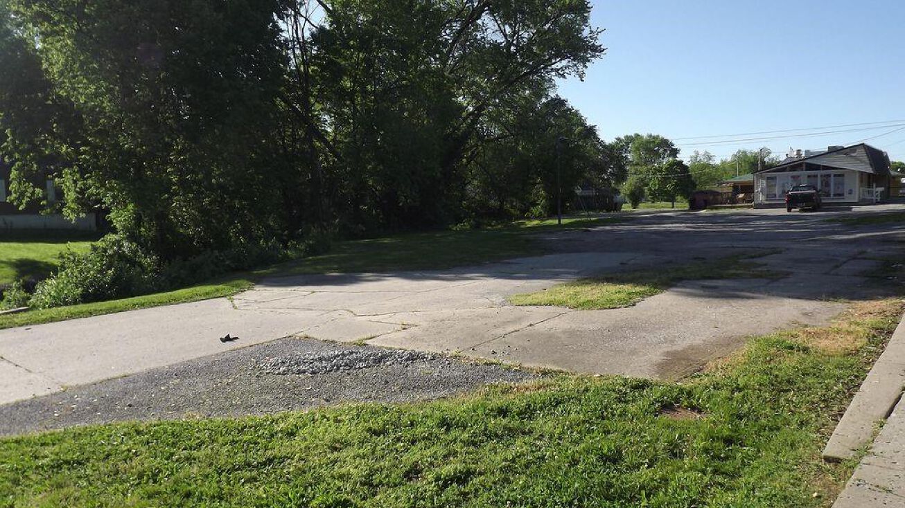 1104 S Odell Avenue, Marshall, MO 65340