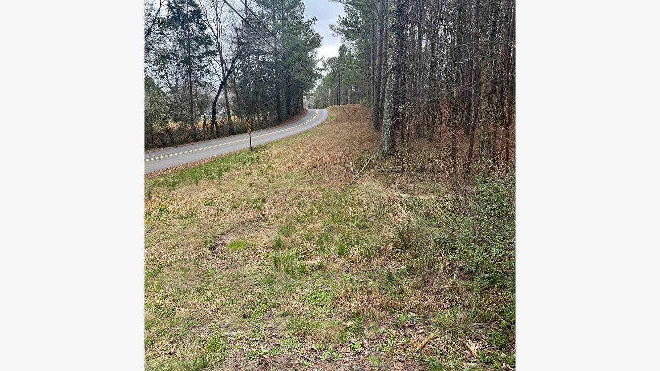 43 Kirk Rd NW, White, GA 30184