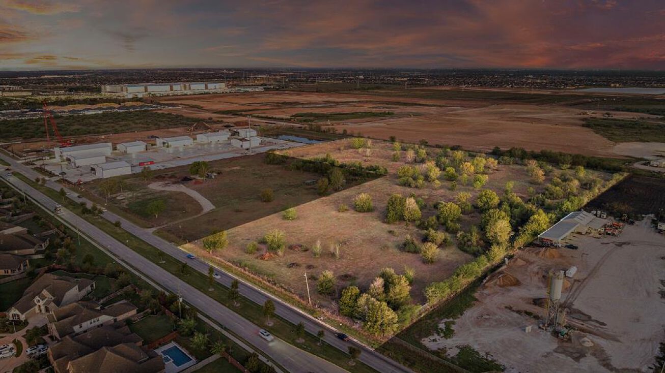 18010 W Bellfort, Richmond, TX 77407