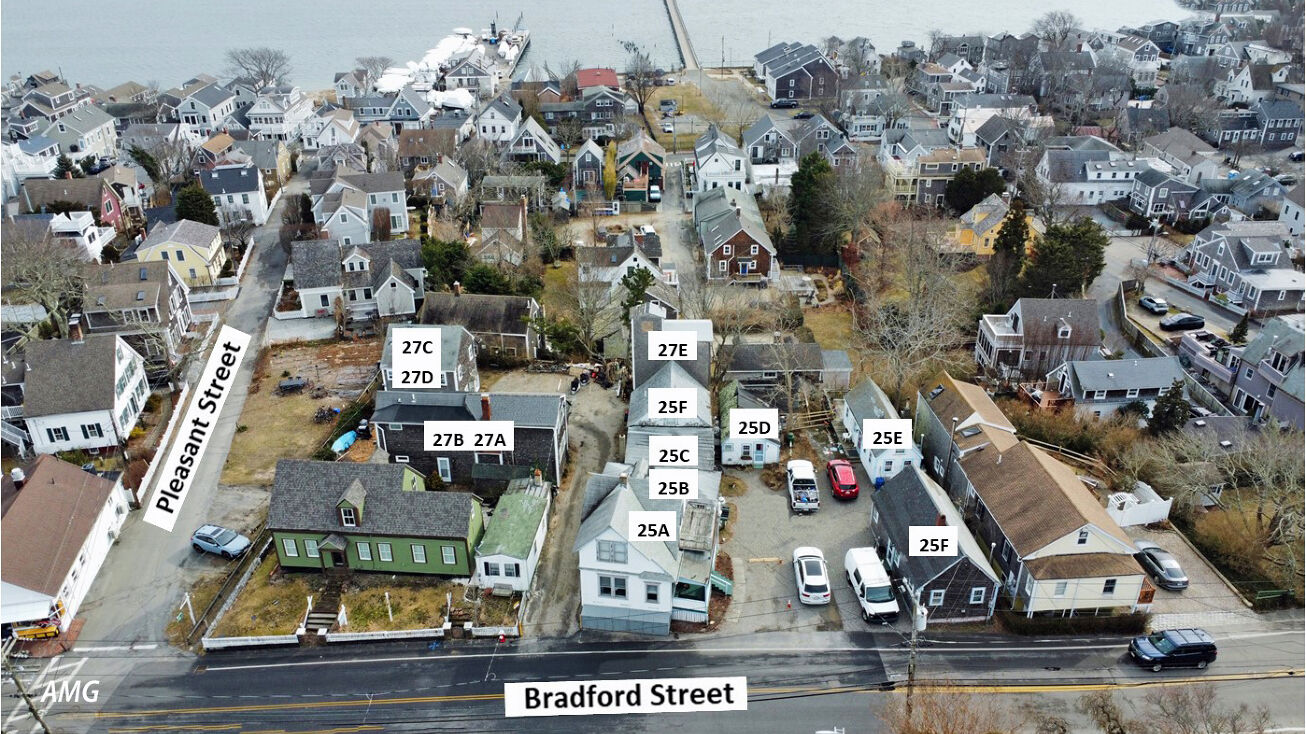 2527A Bradford St, Provincetown, MA 02657