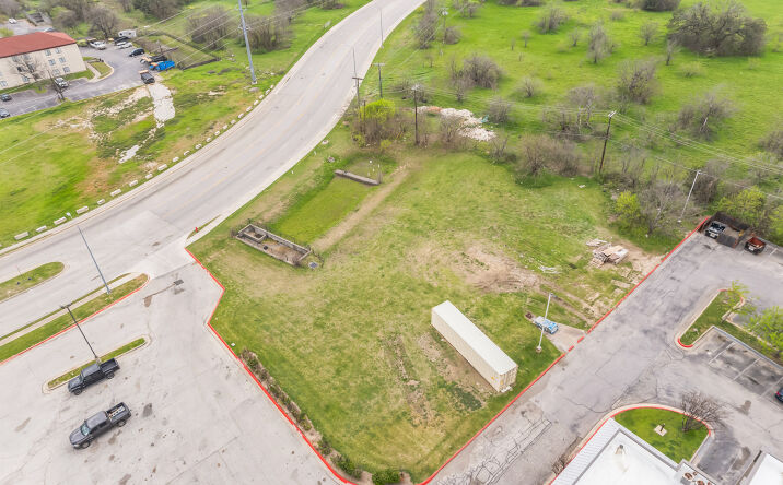 Pictures of Land property located at 350 Chisholm Pkwy, Round Rock, TX 78681 for sales - image #1