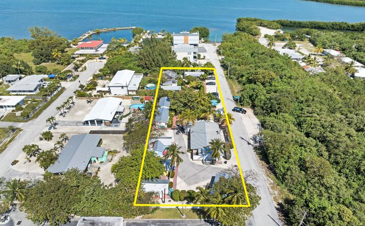 Pictures of Hospitality property located at 243 61st St, Marathon, FL 33050 for sales - image #1
