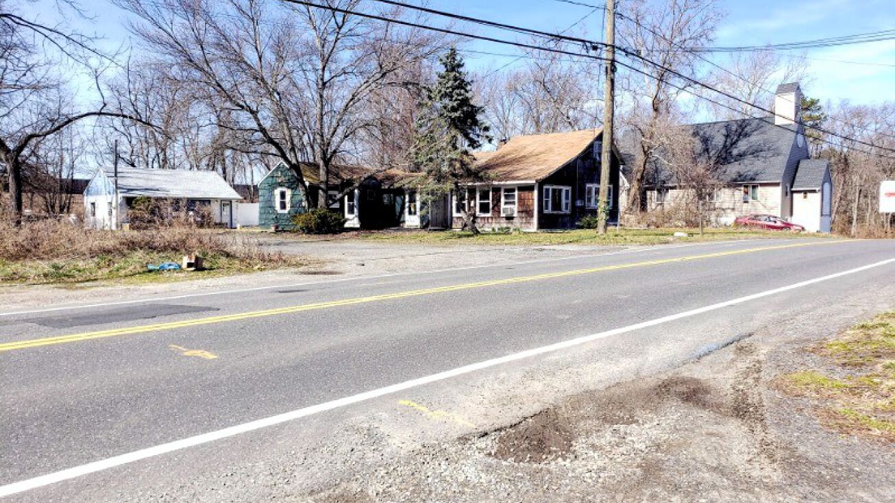 150 Cottrell Rd, Matawan, NJ 07747