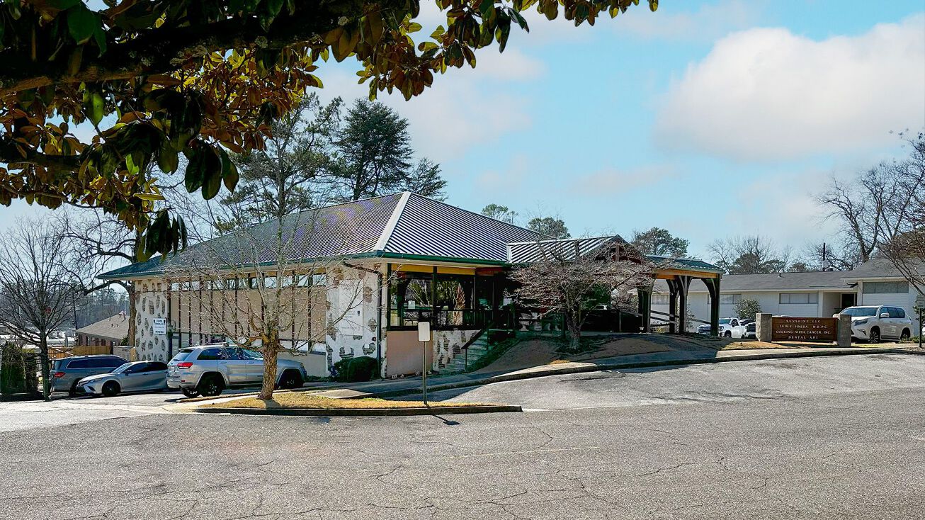 1909 Laurel Rd, Vestavia Hills, AL 35216