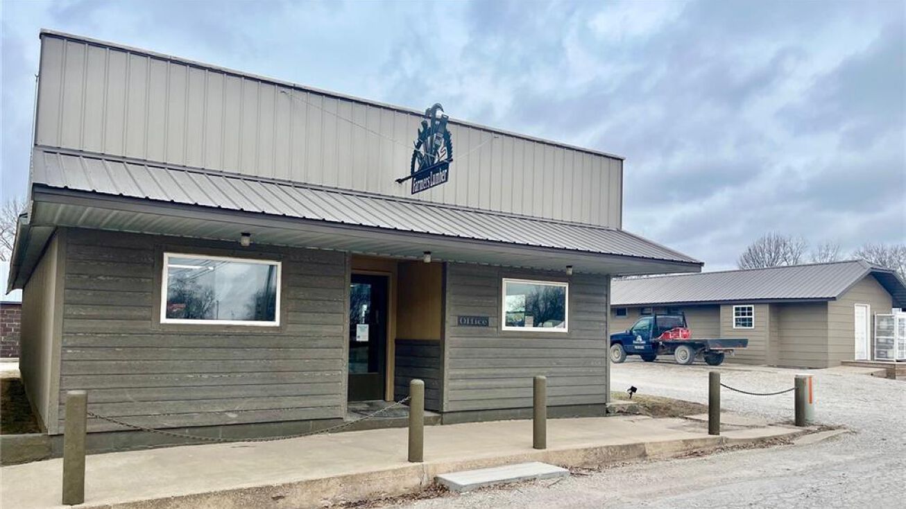 South Side Rail Road St., Hume, MO 64752