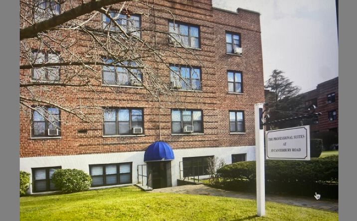Pictures of Office property located at 15 Canterbury Rd, Great Neck, NY 11021 for sales - image #1