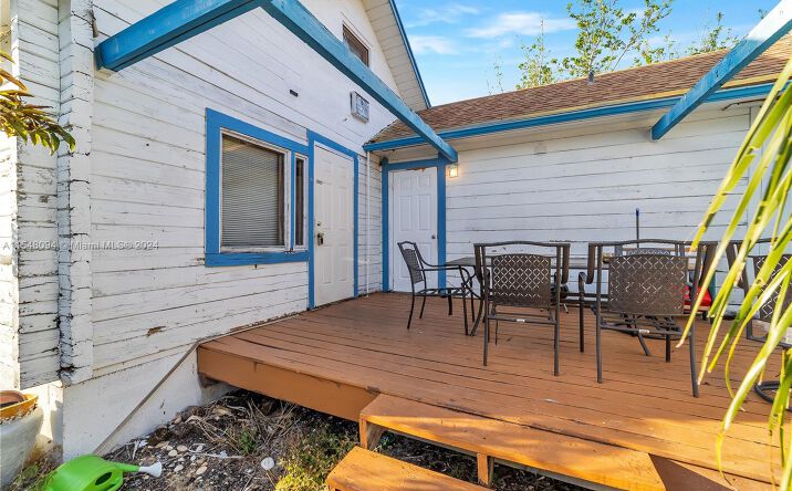 image of property at 611 N BROADWAY # A Lantana FL 33462-1621