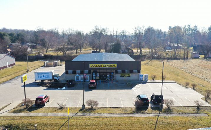 Pictures of Retail property located at 101 N State St, Lizton, IN 46149 for sales - image #1