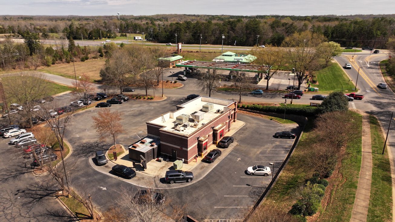 7920 Cambridge Commons Dr, Charlotte, NC 28215