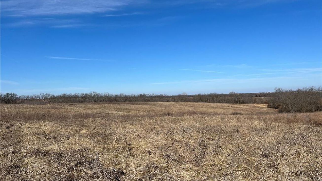 E 245th Place, Ridgeway, MO 64481