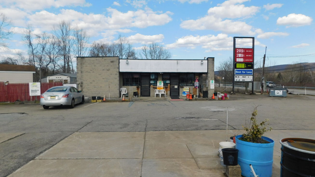 1115 Connellsville Road, Uniontown, PA 15401