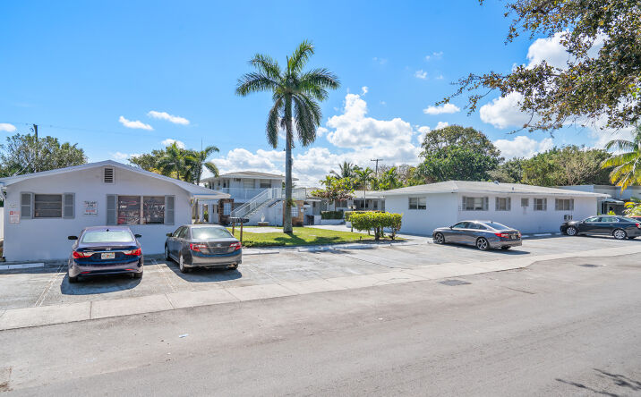 Pictures of Multifamily property located at 1826 Sherman St, Hollywood, FL 33020 for comps - image #1