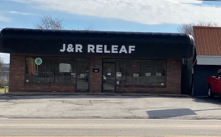 Pictures of Retail property located at 856 Youngstown-Poland Rd, Struthers, OH 44471 for sales - image #1