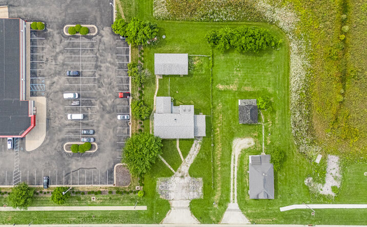 Pictures of Mixed Use, Office, Retail, Special Purpose property located at 3860 Navarre Ave, Oregon, OH 43616 for sales - image #1