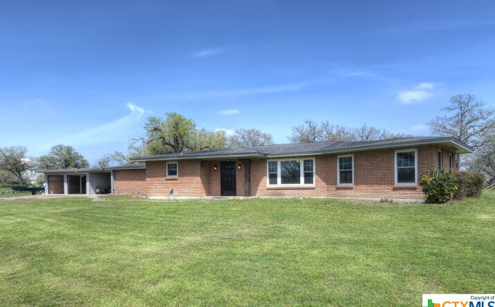 Pictures of Office, Land property located at 3534 HWY 90 A EAST, Gonzales, TX 78629 for sales - image #1