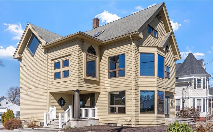 Pictures of Land, Mixed Use, Office, Retail, Special Purpose, Industrial property located at 647 Jefferson BLVD Jefferson Boulevard, Warwick, RI 02886 for sales - image #1