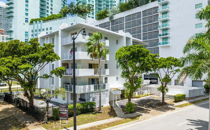 Pictures of Multifamily property located at 1801 NE 4th Ave, Miami, FL 33132 for sales - image #1