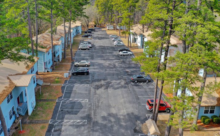 Pictures of Multifamily property located at 15 Pivot Rock Rd, Eureka Springs, AR 72632 for sales - image #1