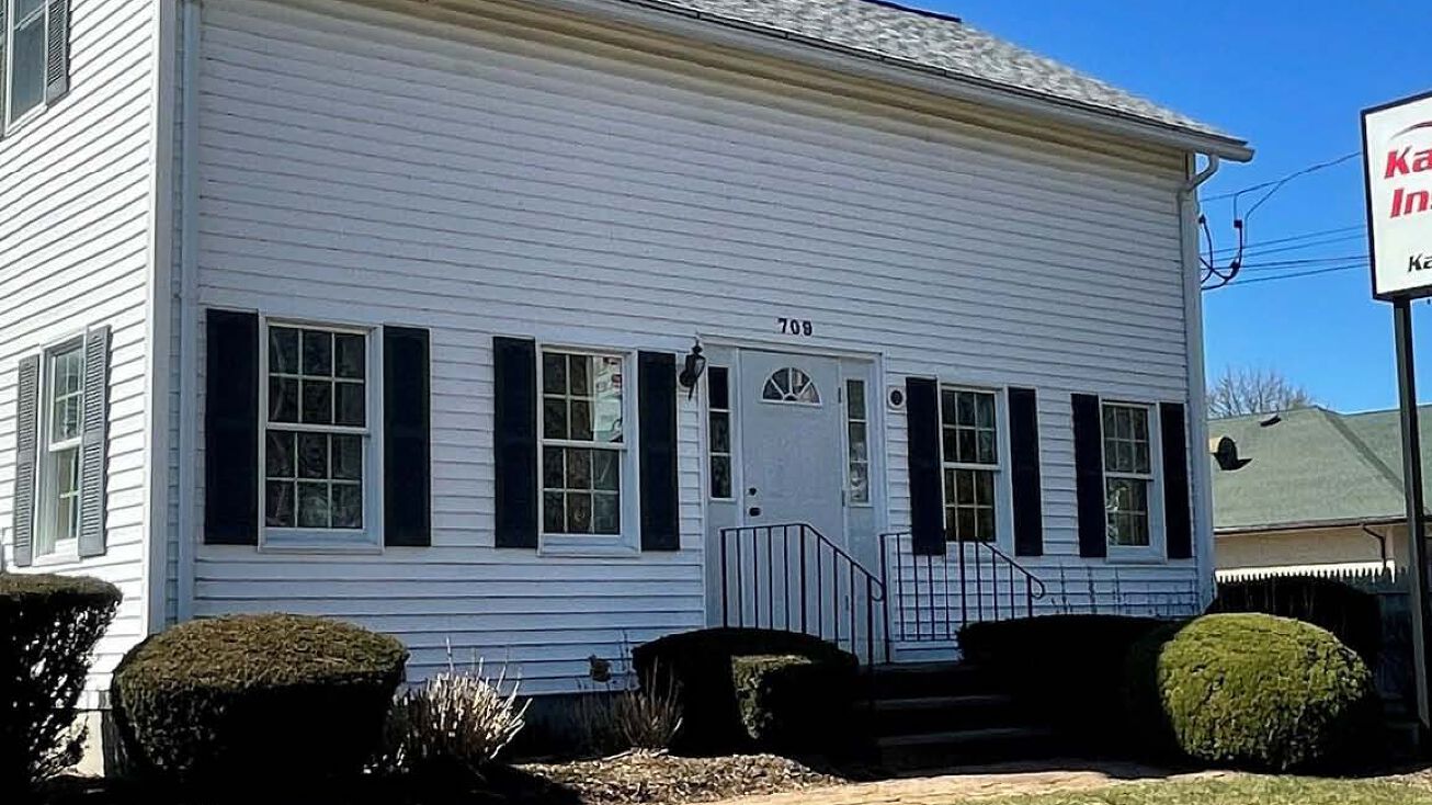 709 Fall River Ave, Seekonk, MA 02771