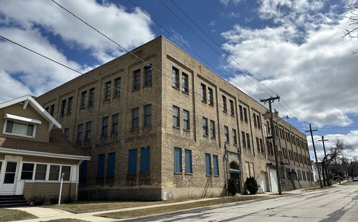 Pictures of Industrial property located at 1133 S 16th St, Manitowoc, WI 54220 for sales - image #1