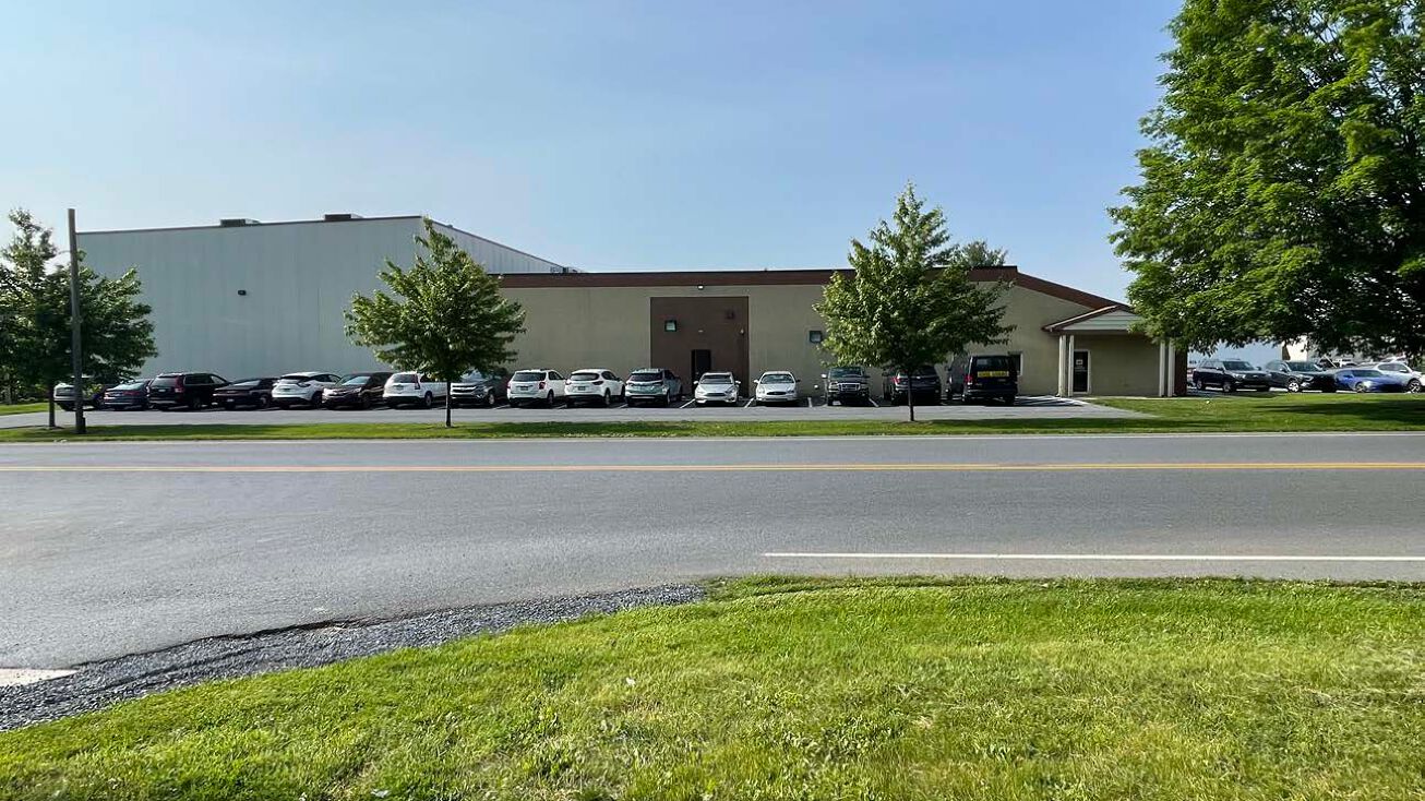 1140 Enterprise Rd, East Petersburg, PA 17520