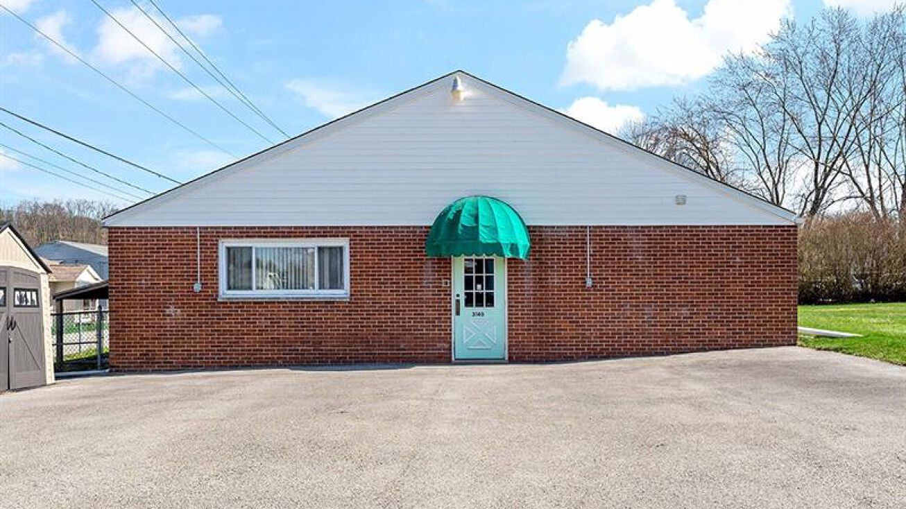 3140 Oregon Dr, New Kensington, PA 15068