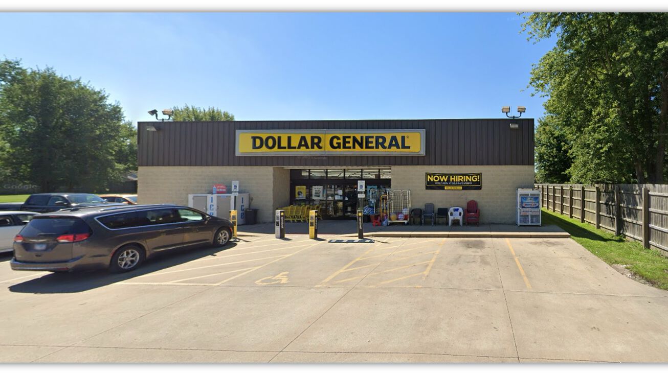 1259 N 7th St, Riverton, IL 62561