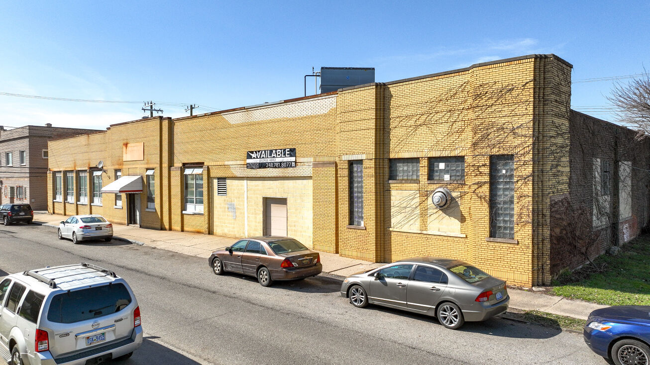 2933 Trowbridge St, Hamtramck, MI 48212