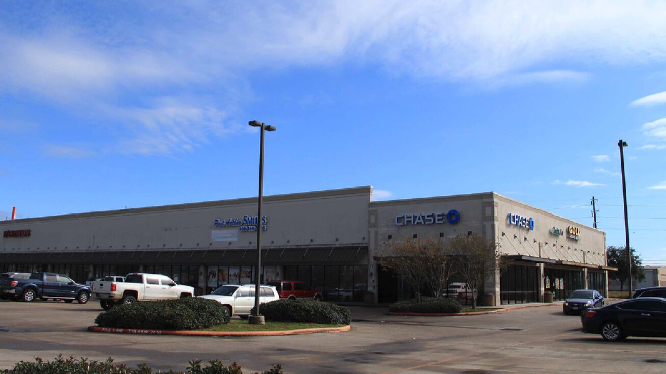 4997 Twin City Hwy, Port Arthur, TX 77642 Retail Property for Sale