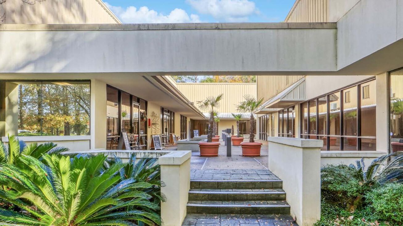 200 Greenleaves Blvd, Mandeville, LA 70448