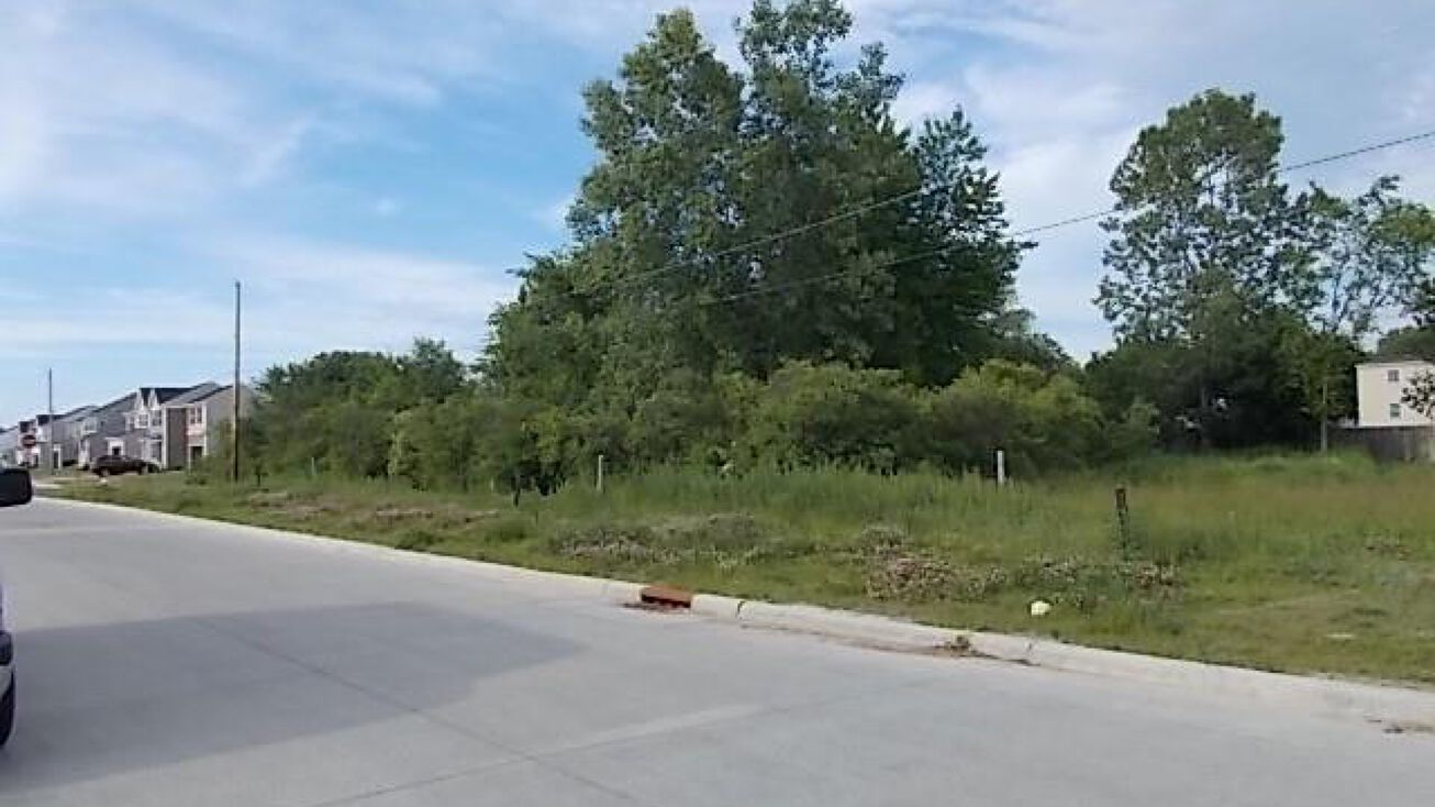 2206 Fowl Rd, Elyria, OH 44035