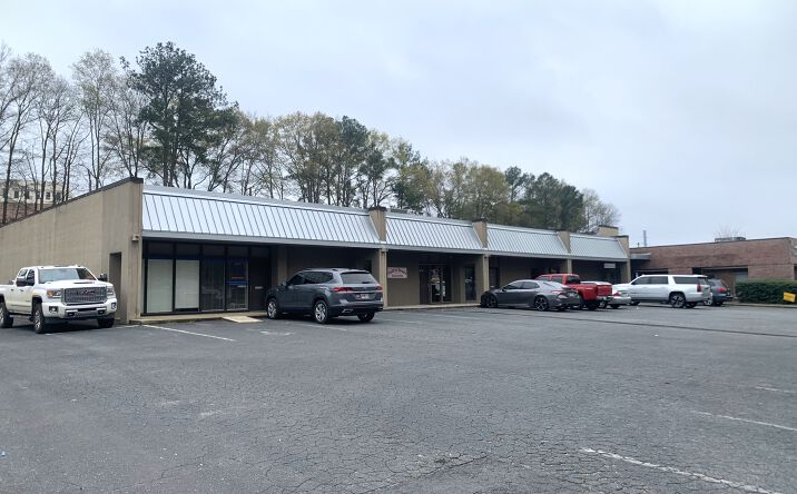Pictures of Retail property located at 3918 Rosemont Dr, Columbus, GA 31904 for sales - image #1
