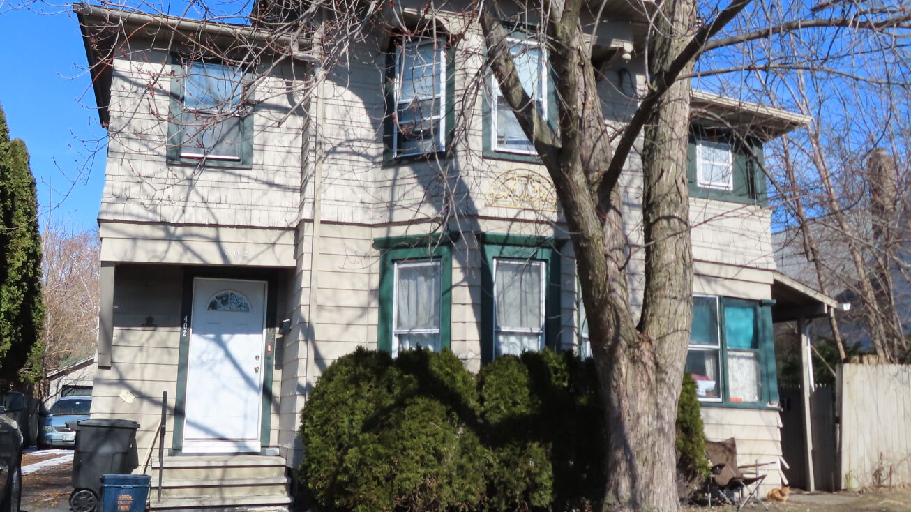 402 W Yates St, East Syracuse, NY 13057