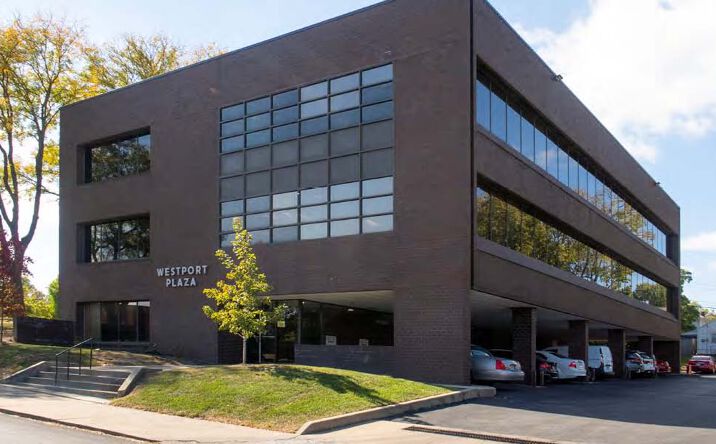 Pictures of Office property located at 4218 Roanoke Rd, Kansas City, MO 64111 for sales - image #1