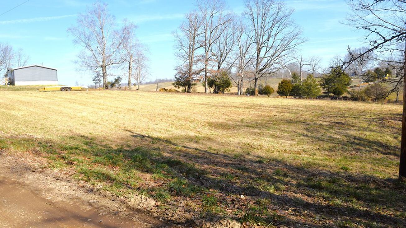 224 Guy Young Rd, Summer Shade, KY 42129