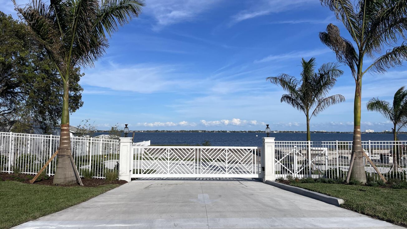 2011 Pineapple Cove, Melbourne, FL 32935